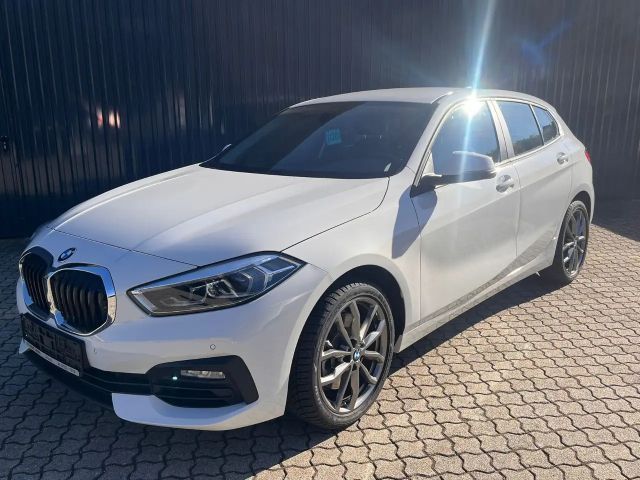 BMW 120 120i 5-deurs Sedan