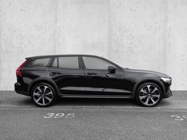 Volvo V60 Cross Country AWD Plus