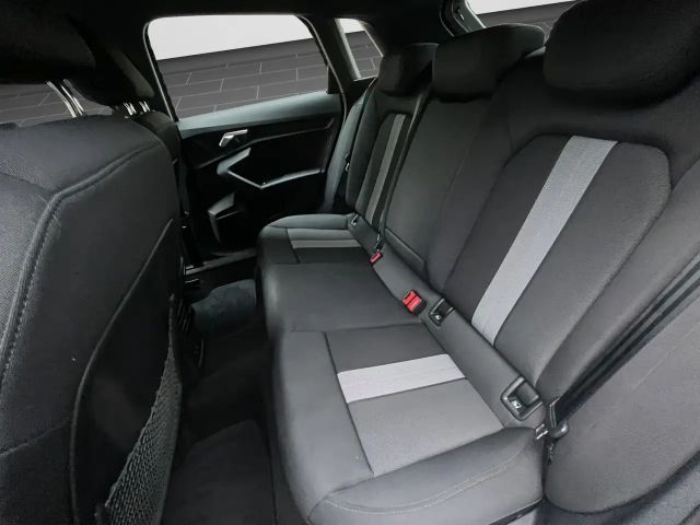 Audi A3 30 TDI Sedan