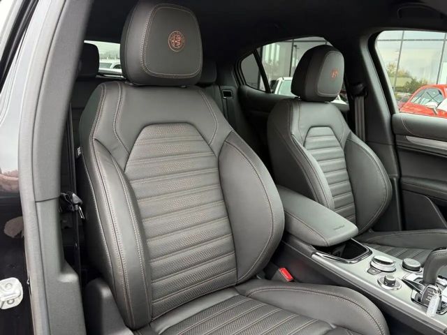 Alfa Romeo Stelvio AT8 Q4