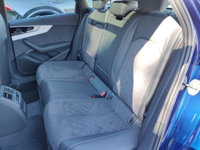 Audi A4 40 TDI Avant Quattro S-Line S-Tronic