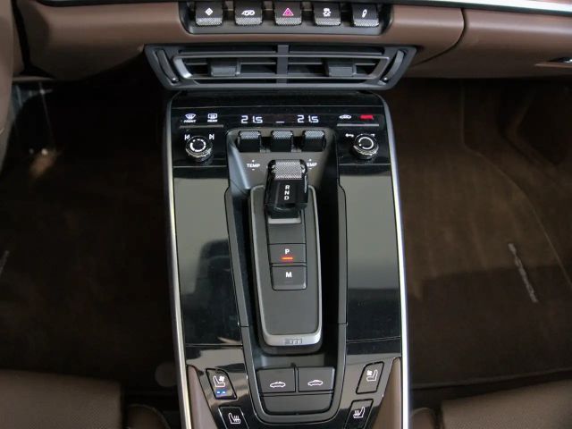 Porsche 911 4 Cabrio GTS Targa