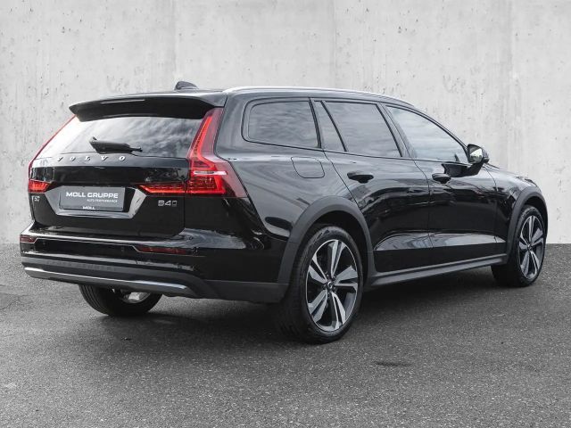 Volvo V60 Cross Country AWD Plus