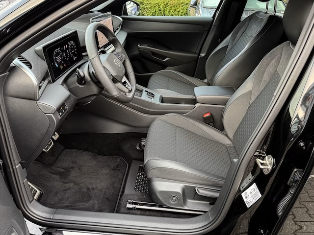 Volkswagen T-Roc 1.5 eTSI DSG R-Line