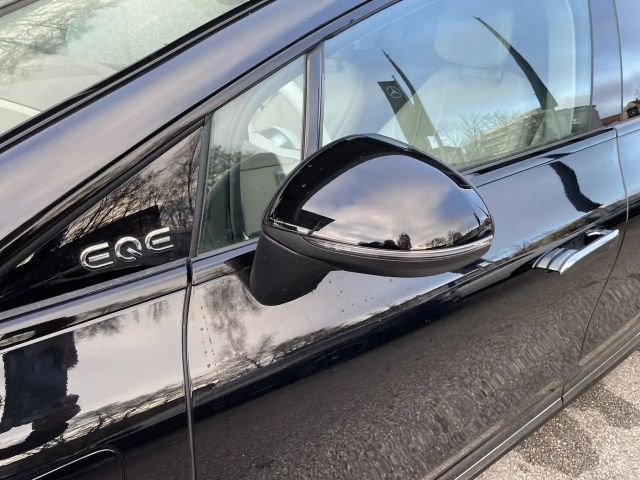 Mercedes-Benz EQE 300 AMG Line Sedan