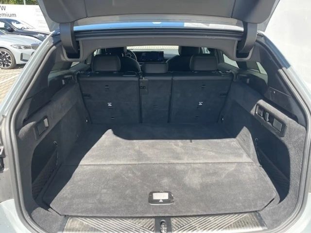 BMW 540 540d M-Sport Touring xDrive