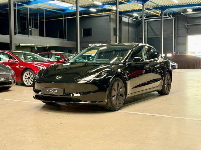 Tesla Model 3 RWD