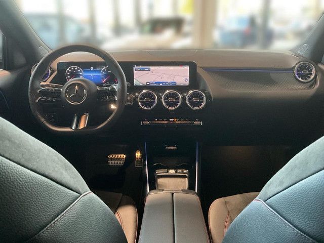 Mercedes-Benz GLA 180 AMG Line