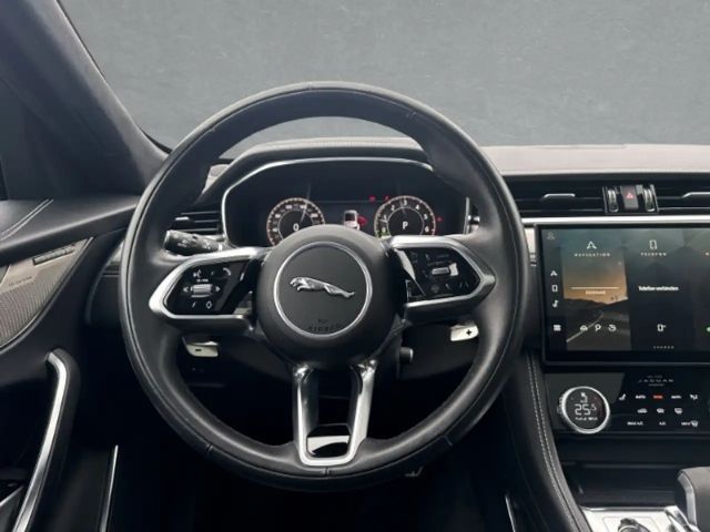 Jaguar F-Pace P400e R-Dynamic