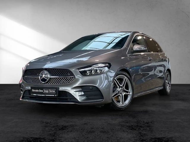 Mercedes-Benz B 220 4MATIC AMG Line Sedan