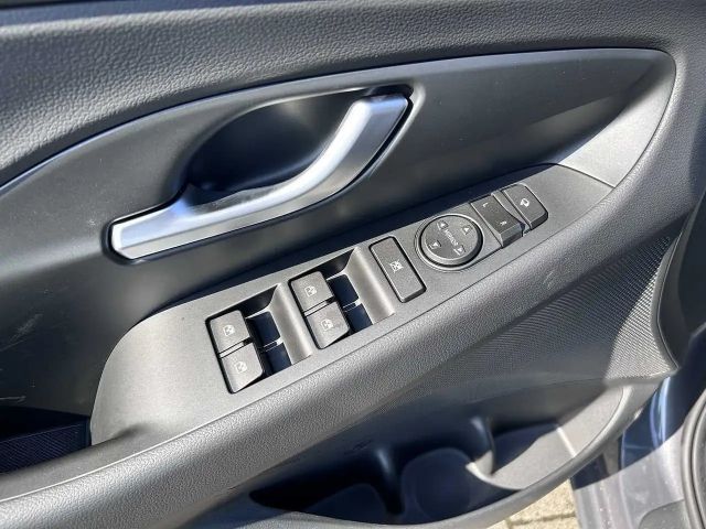 Hyundai i30 Advantage Hybrid T-GDi