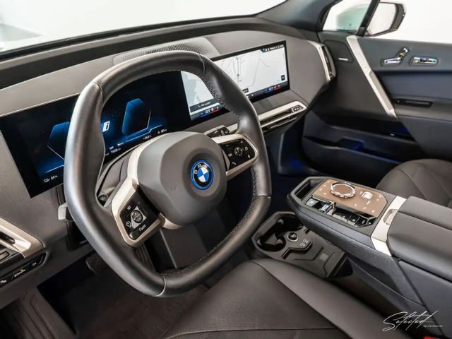 BMW iX xDrive