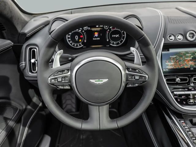 Aston Martin DBX Magnetic Silver