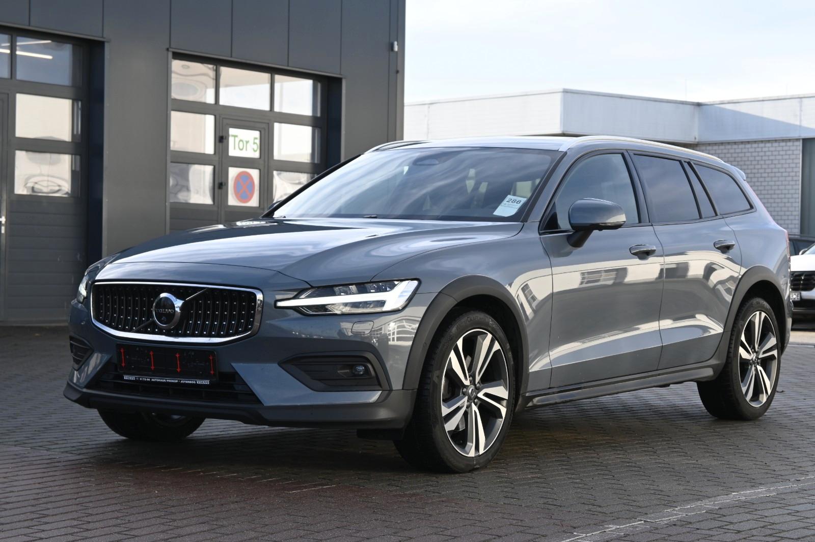 Volvo V60 AWD Plus