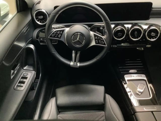 Mercedes-Benz A 180 Progressive