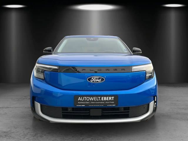 Ford Explorer Extended range RWD