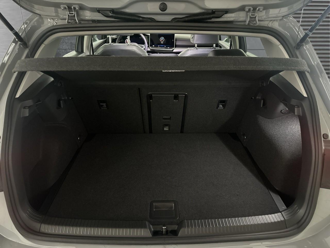 Volkswagen Golf 1.5 eTSI Golf VIII Style