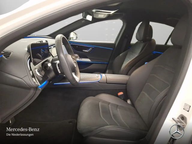 Mercedes-Benz E 200 AMG Line Sedan