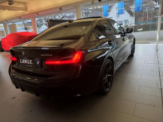 BMW 320 320d M-Sport Sedan xDrive
