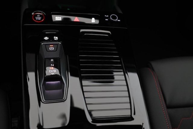 Audi A6 e-tron Avant Quattro