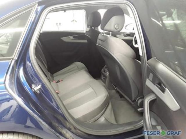 Audi A4 35 TFSI S-Line Sedan