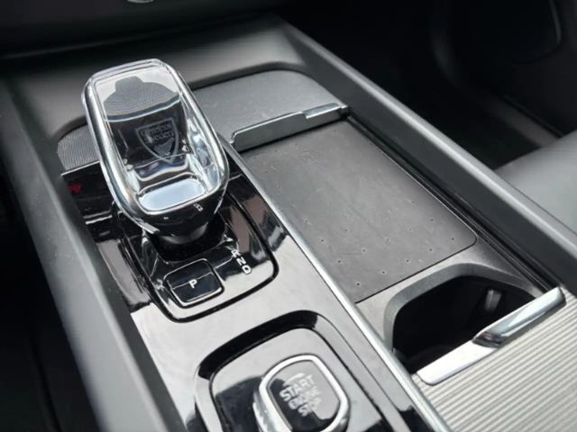 Volvo XC60 Dark Plus