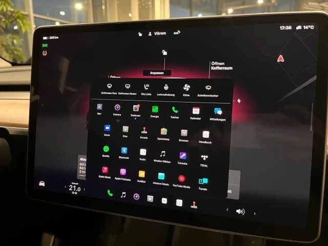 Tesla Model Y RWD Standard Range