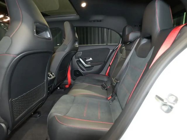 Mercedes-Benz A 35 AMG 4MATIC AMG Line