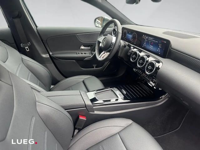 Mercedes-Benz A 200 Hatchback Progressive