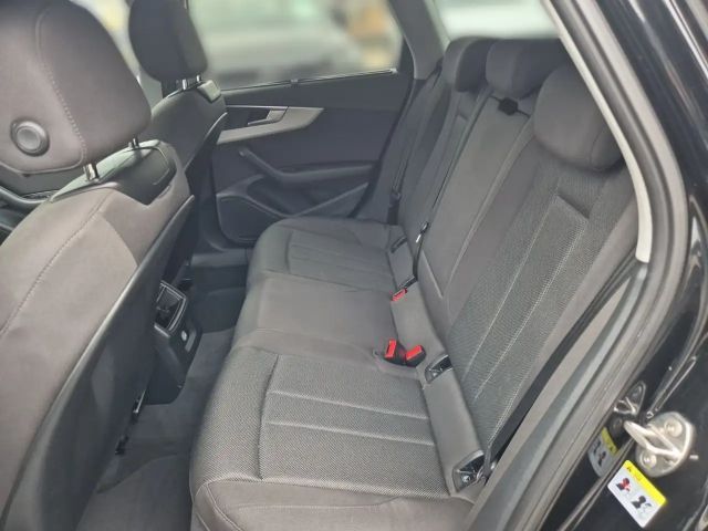 Audi A4 35 TFSI Avant S-Tronic