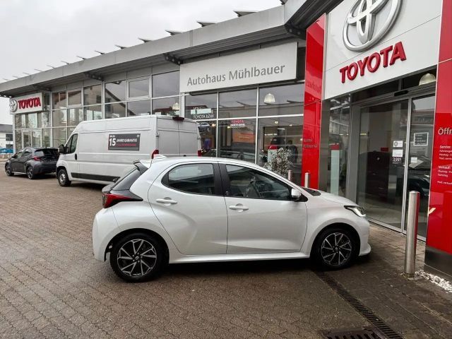 Toyota Yaris Hatchback Hybride Team D