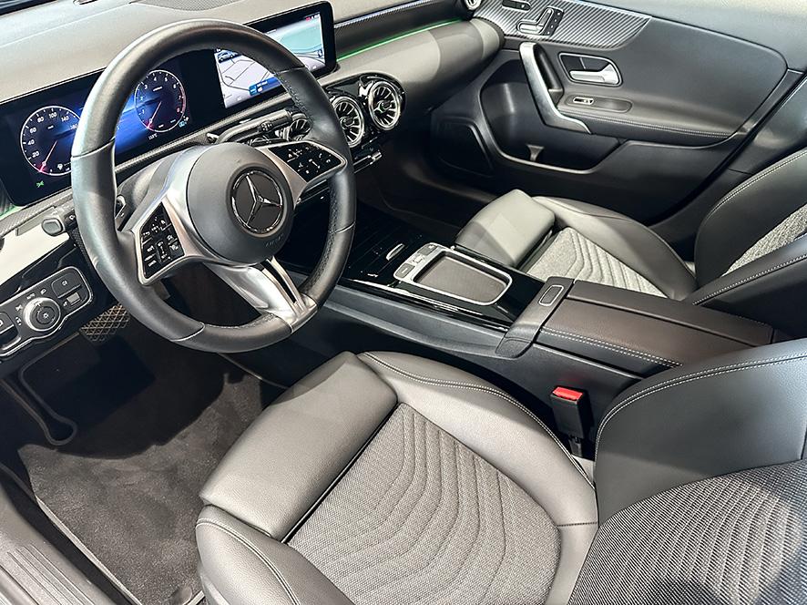 Mercedes-Benz A 200 ProgressiveLAP+LED+Pano+AHK+Distronic