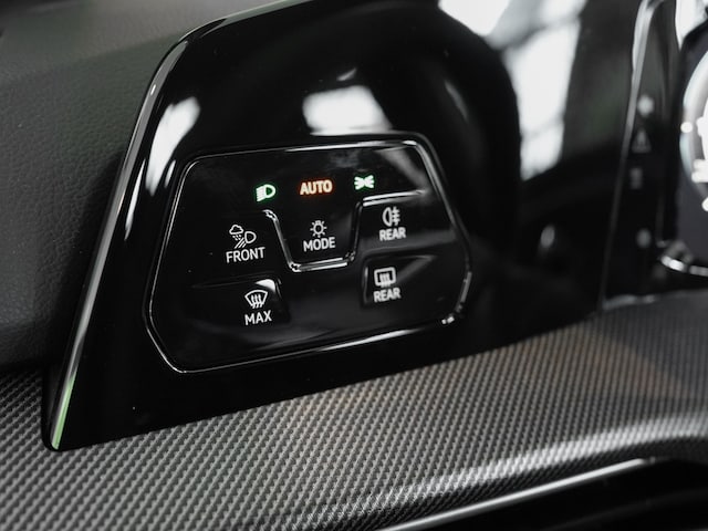 Volkswagen Golf 2.0 TDI DSG R-Line Variant