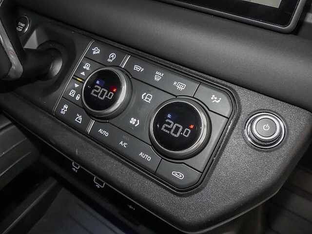 Land Rover Defender 90 Dynamic SE