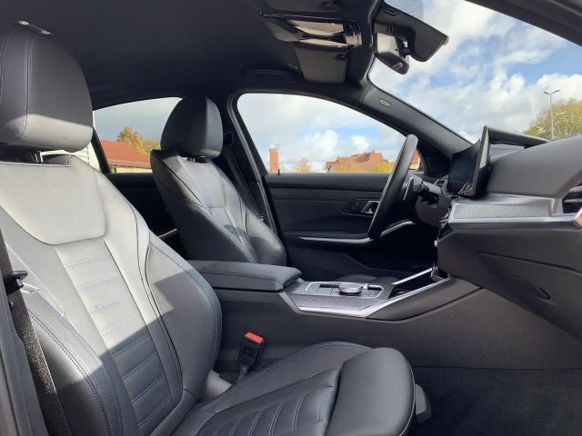 BMW 330 330i M-Sport Sedan xDrive