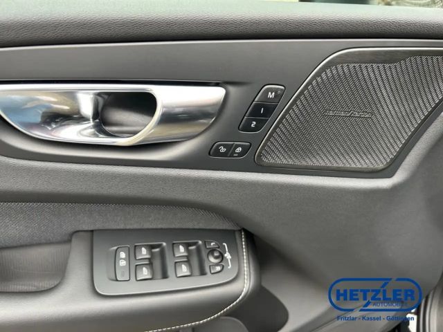 Volvo XC60 AWD Dark Plus