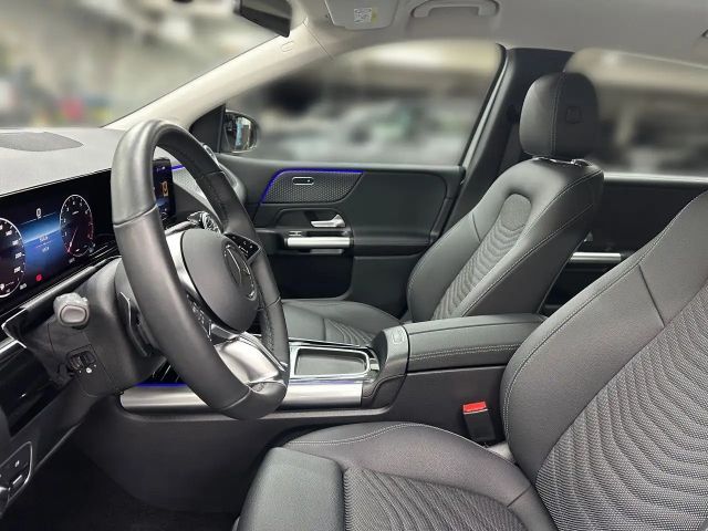 Mercedes-Benz B 200 Sedan