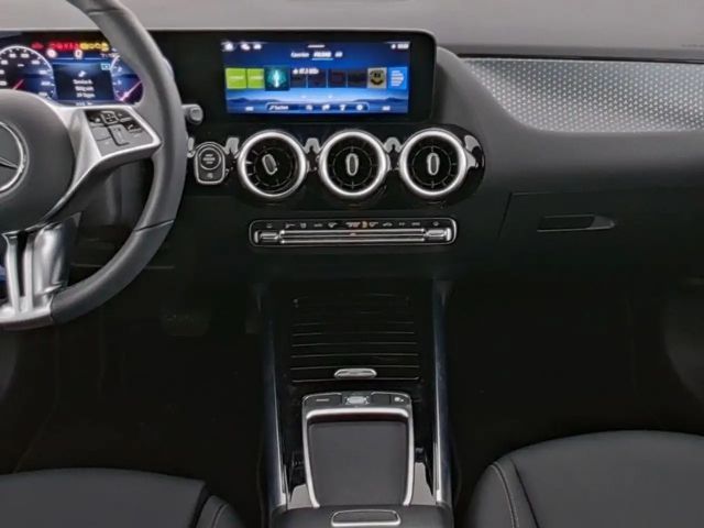 Mercedes-Benz B 200 Progressive Sedan