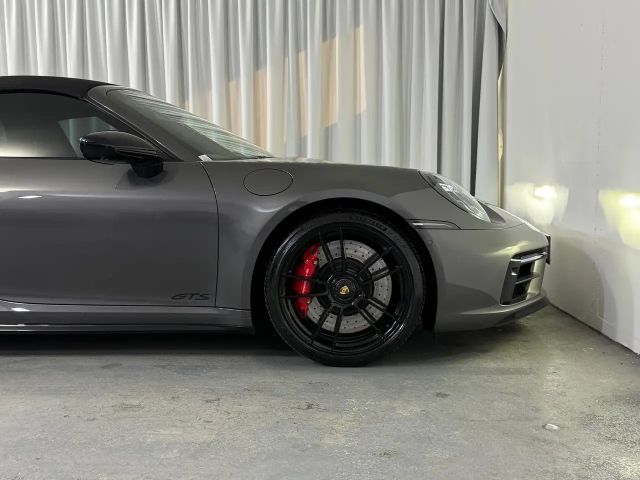 Porsche 911 4 Cabrio GTS Targa