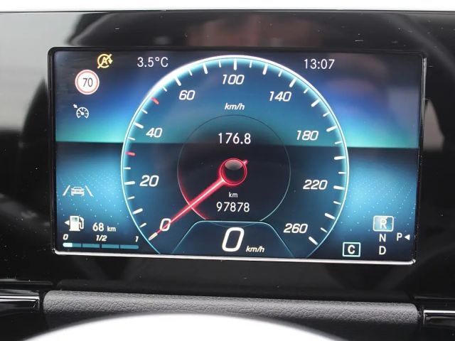 Mercedes-Benz GLA 200 4MATIC GLA 200 d