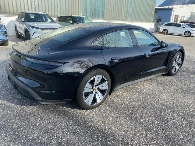 Porsche Taycan 71kWh