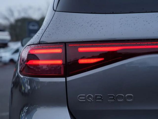 Mercedes-Benz EQB 300 4MATIC Electric Art