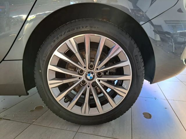 BMW 118 118i Luxury Line Sedan