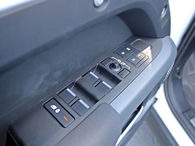 Land Rover Defender 110 Dynamic SE