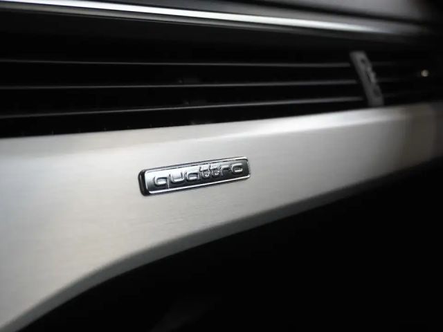 Audi A4 40 TFSI Avant Quattro S-Line