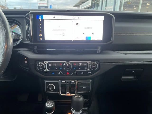 Jeep Wrangler Sahara