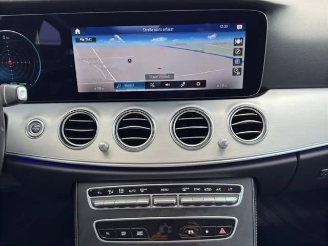 Mercedes-Benz E 220 AVANTGARDE