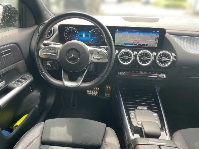 Mercedes-Benz EQA 300 4MATIC AMG Line