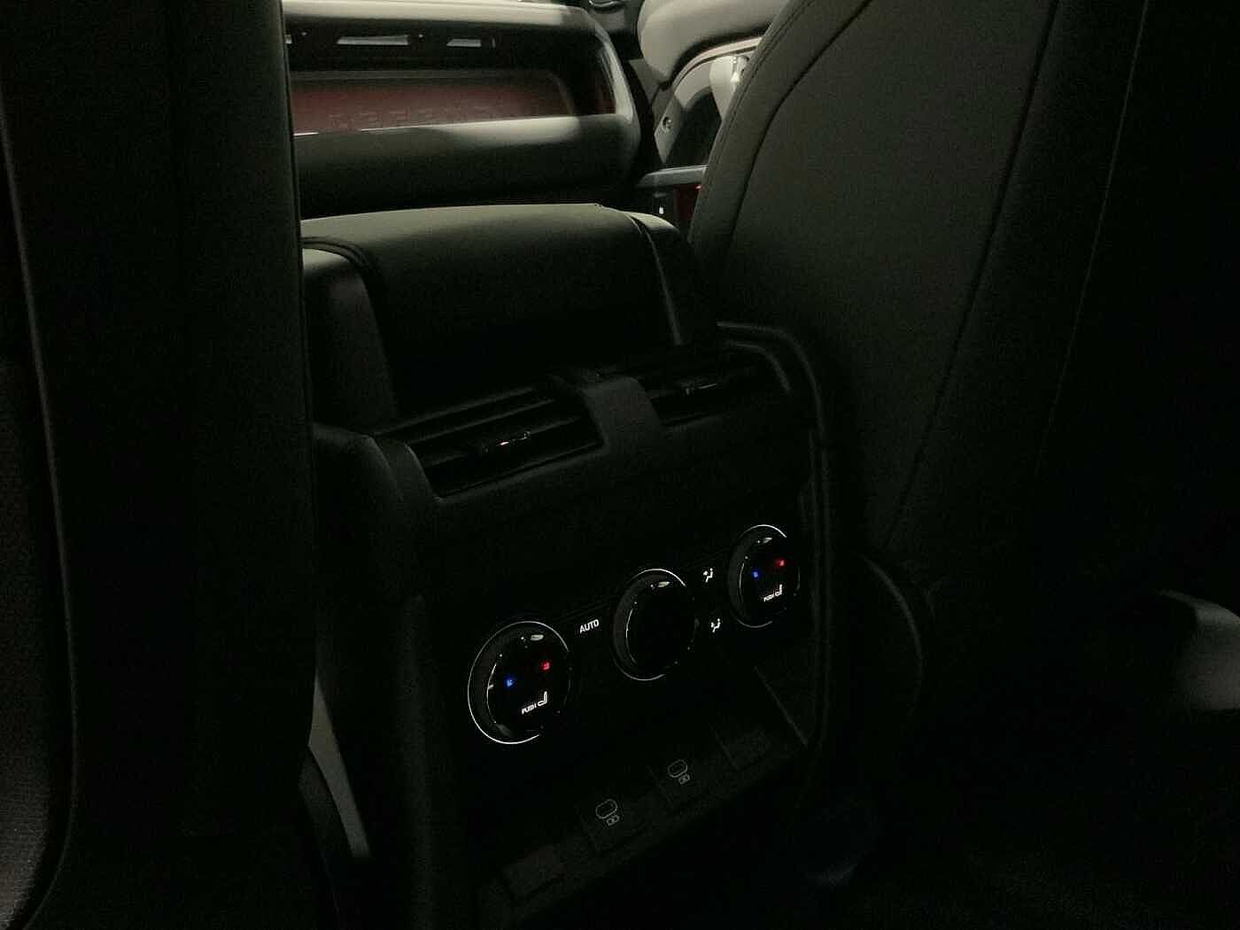 Land Rover Defender 110