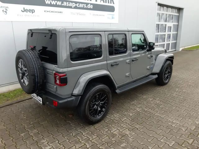Jeep Wrangler Sahara